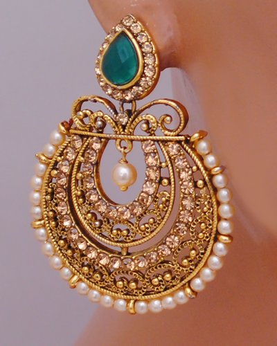 Goldpolish Emerald green and white earring-2698