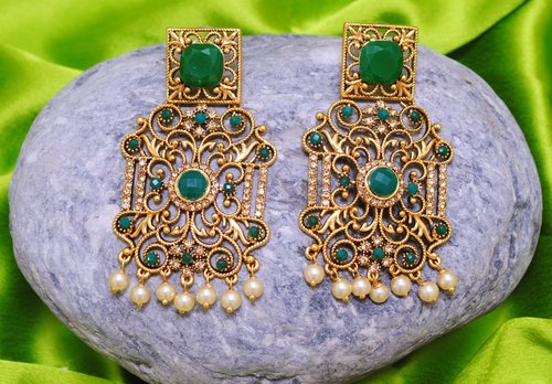 goldpolish emerald green  earring-2724