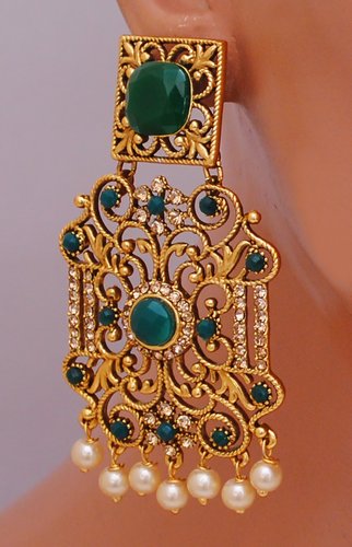 goldpolish emerald green  earring-2724