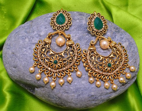 Goldpolish emerald green earring-2728