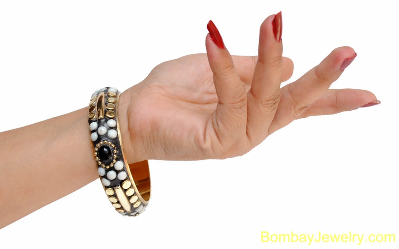BLACK FASHION BANGLE WITH WHITE AND GOLDEN STUDDED-L