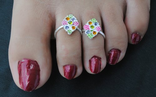Silverpolish multicolour toe ring-1113