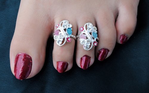 Silver polish multi-colour toe ring-1117