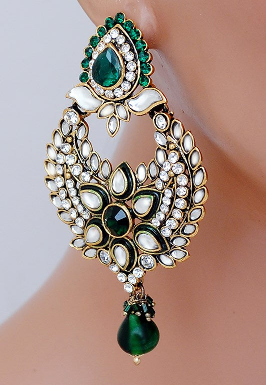 Beautiful emerald and white kundan earring
