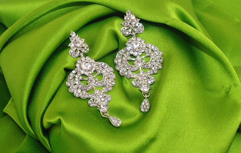 Silverplated white diamond earring