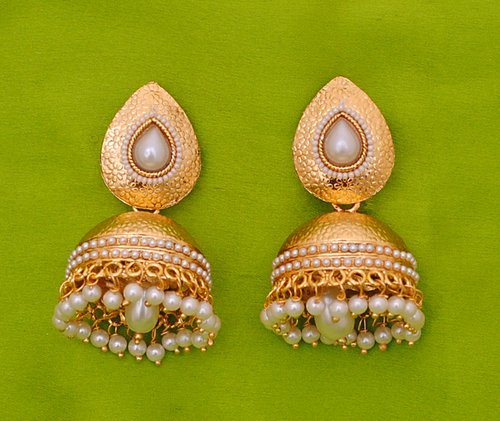 Goldpolish white jhumi earring-2529