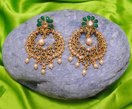 Goldpolish emerald green earring-2714