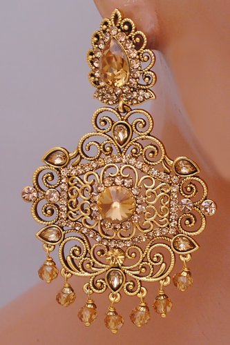 Beautiful golden earring -2717