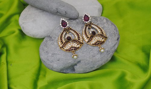 Goldpolish purple and white earring-2241