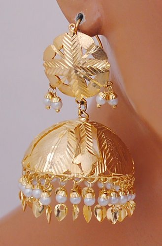 Goldpolishw white jhumi earring-2274