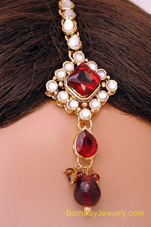 GOLDPLATED MAROON AND WHITE KUNDAN EARRING WITH TIKKA