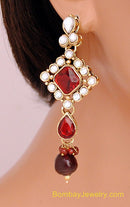 GOLDPLATED MAROON AND WHITE KUNDAN EARRING WITH TIKKA
