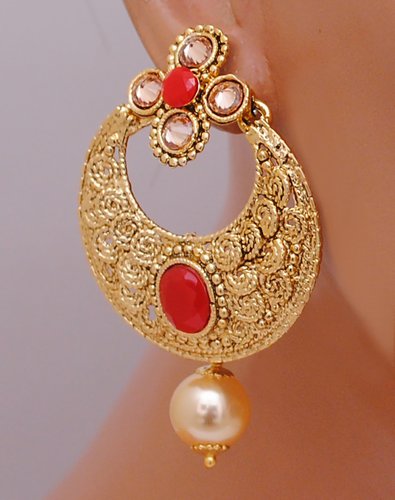 Goldpolish red and golden earring with tikka-1201