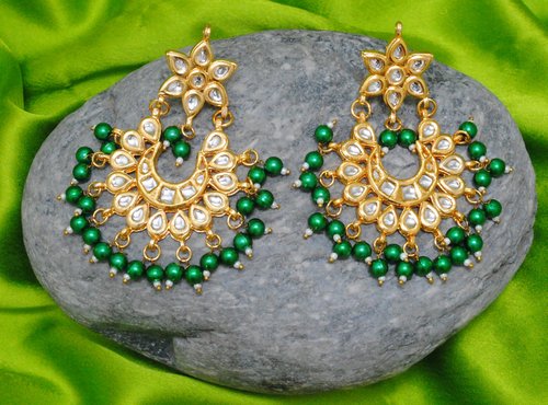 Goldpolish emrald green and white kundan earring with tikka-1222