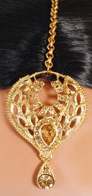 Goldpolish white earring with tikka-1230