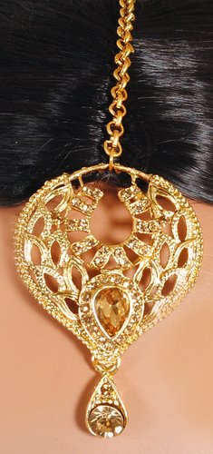Goldpolish white earring with tikka-1230