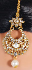 Goldpolish white earring with tikka-1233