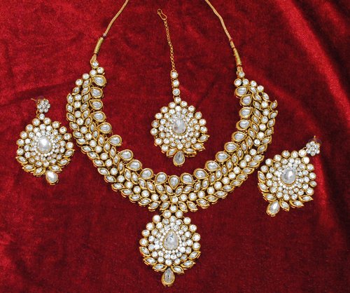 Goldpolish white kundan set-2081