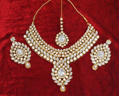 Goldpolish white kundan set-2087