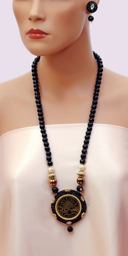 Beautiful black and golden pearl set-1019