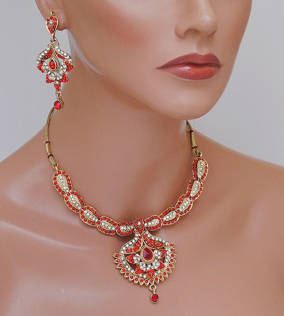 Goldpolish red and white diamond set-1500